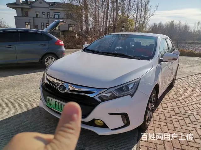 比亚迪 秦 2015款 1.5T 双离合 双冠旗舰Plus版 - 图片 1